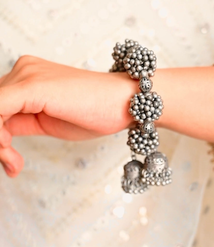 GAJRA CUM BRACELET - Bloom - By Sushmita