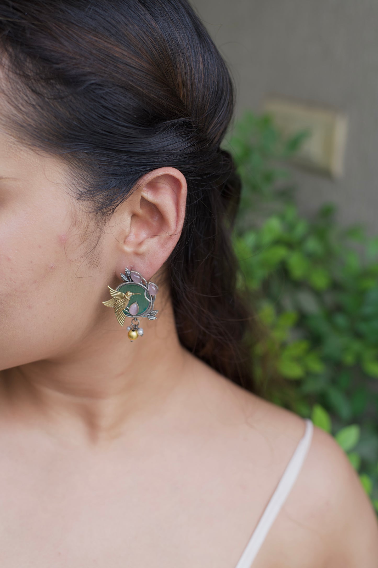 Monalisa bird round Stone earrings