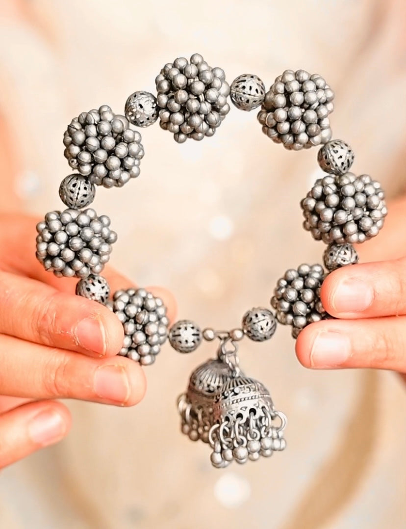 GAJRA CUM BRACELET - Bloom - By Sushmita