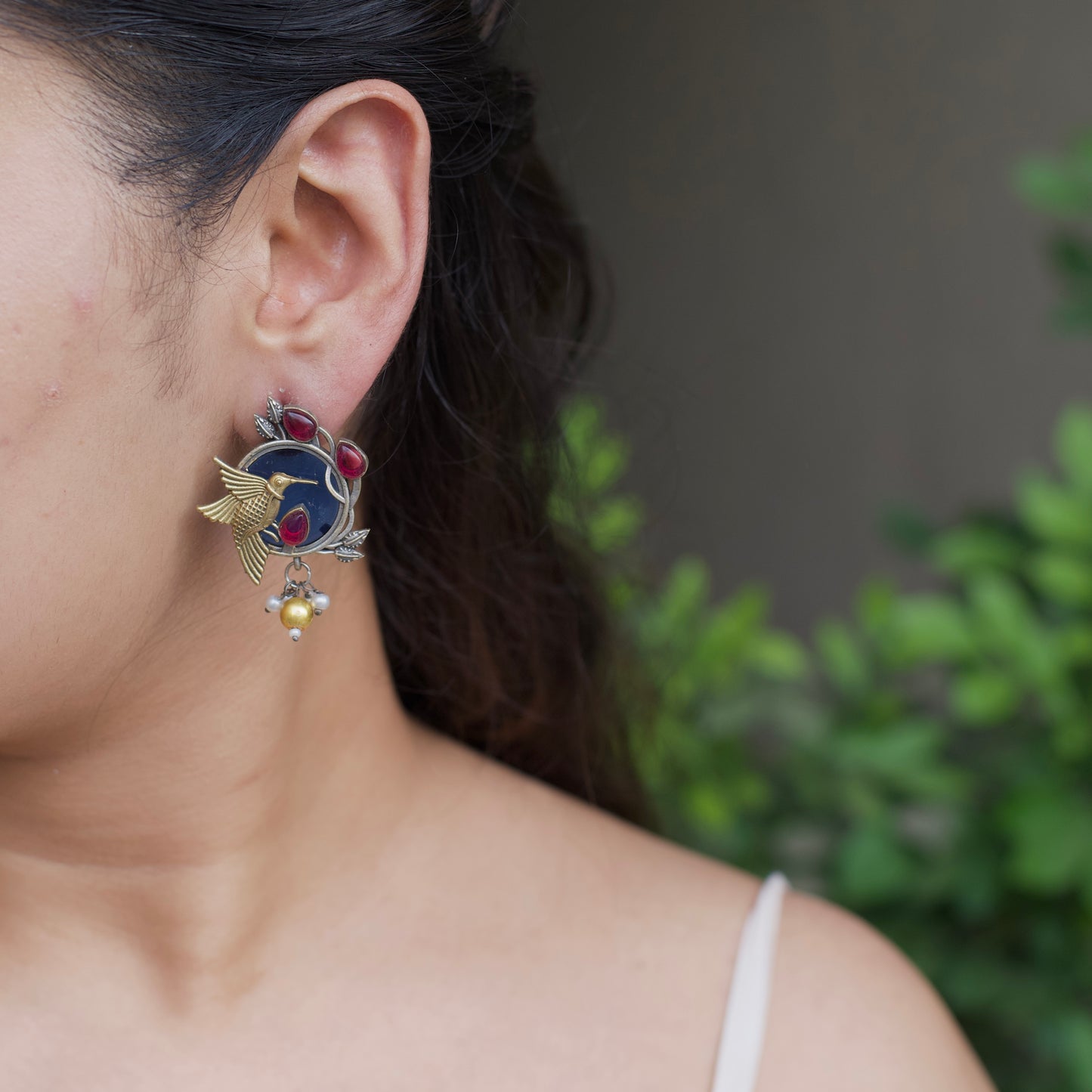 Monalisa bird round Stone earrings
