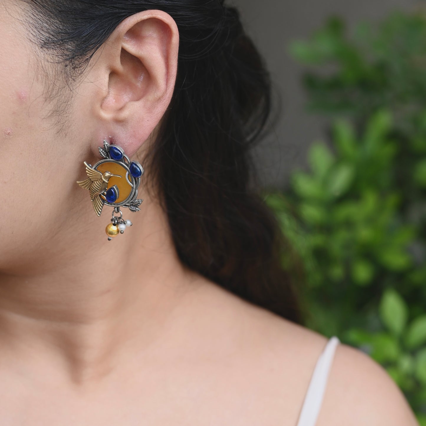 Monalisa bird round Stone earrings