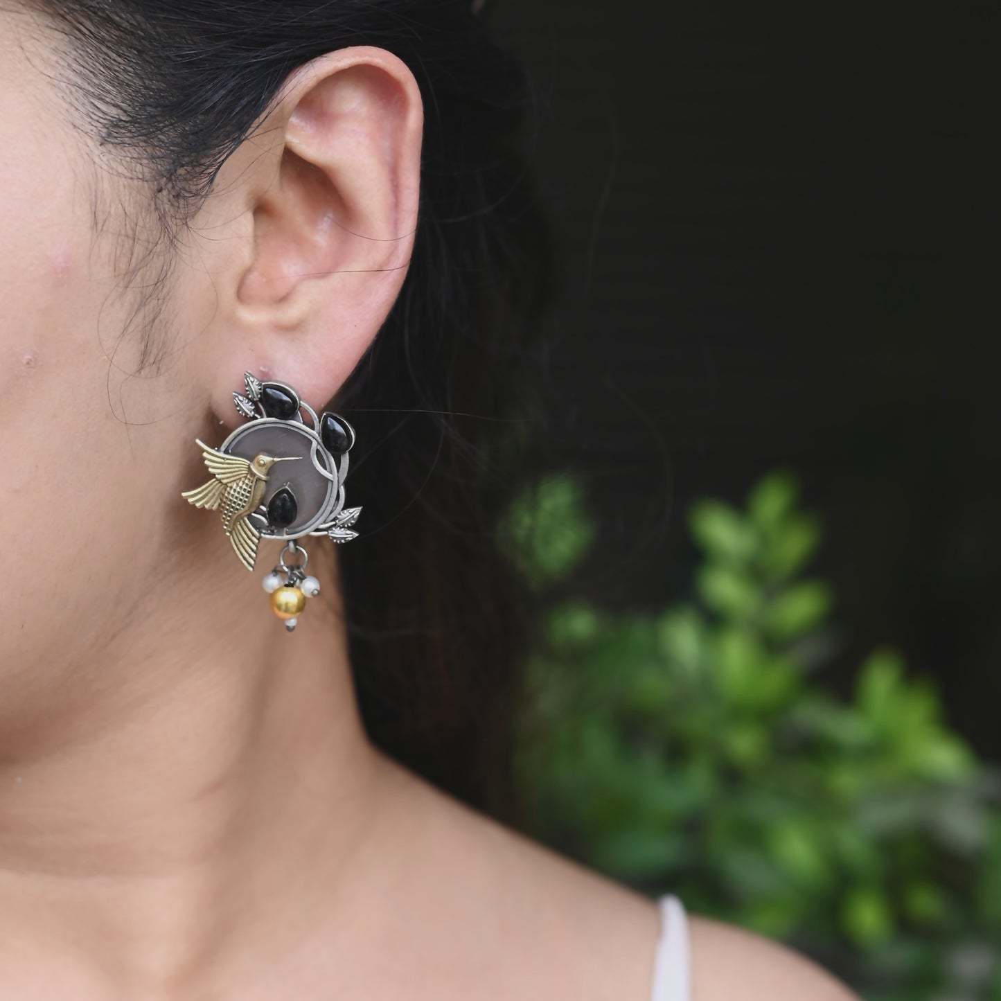 Monalisa bird round Stone earrings