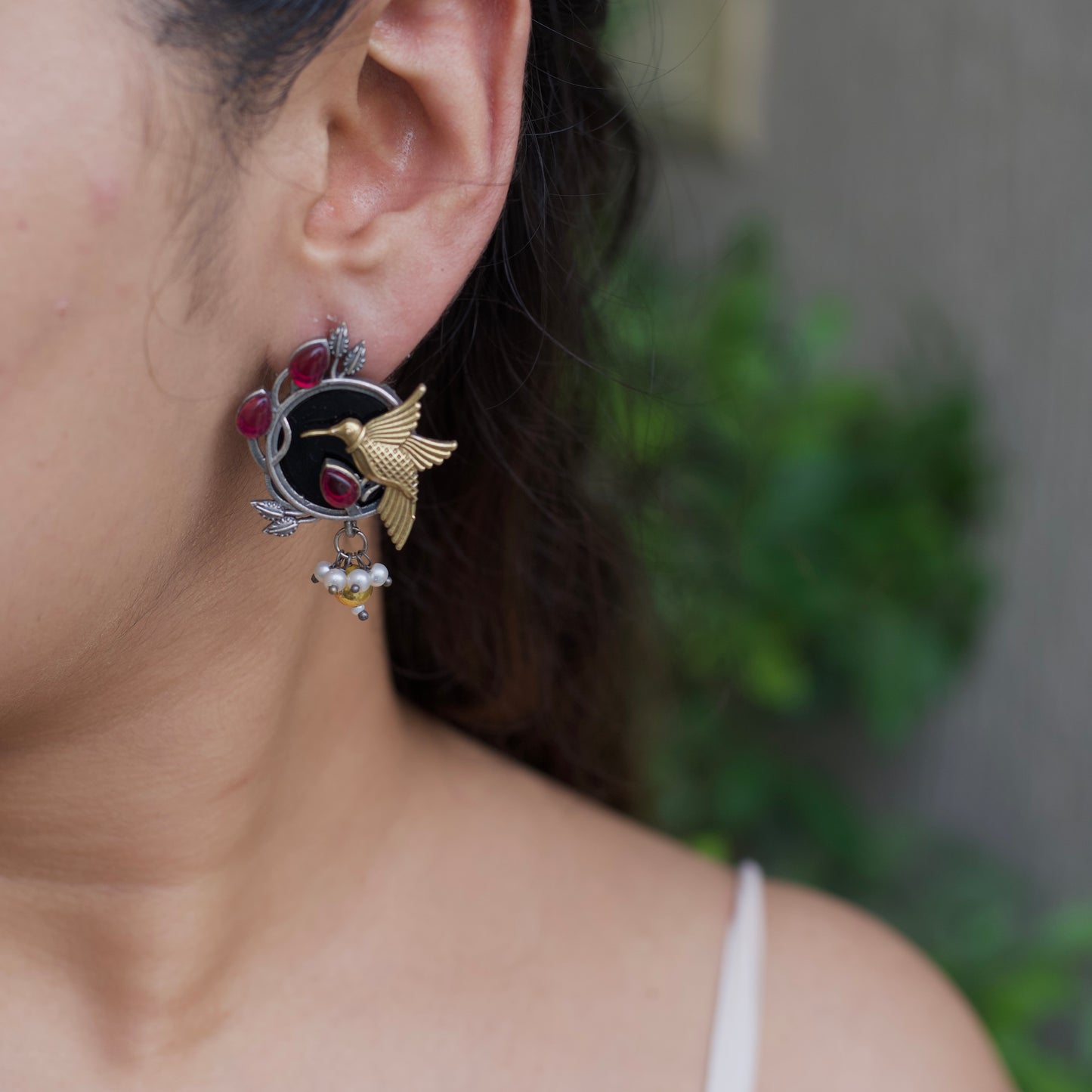 Monalisa bird round Stone earrings