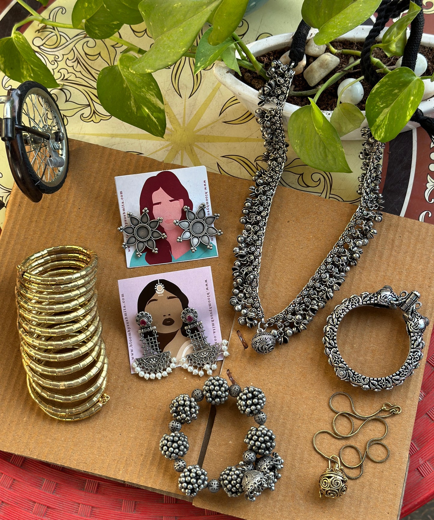 7- piece gift set - Bloom - By Sushmita