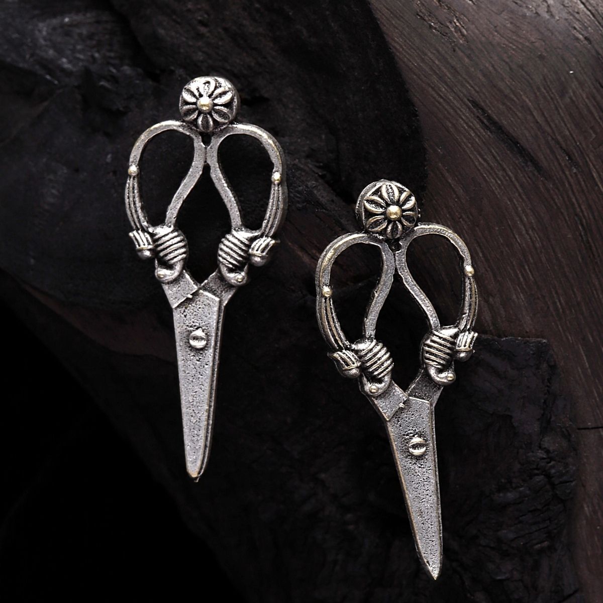 Scissor quirky Earring Studs