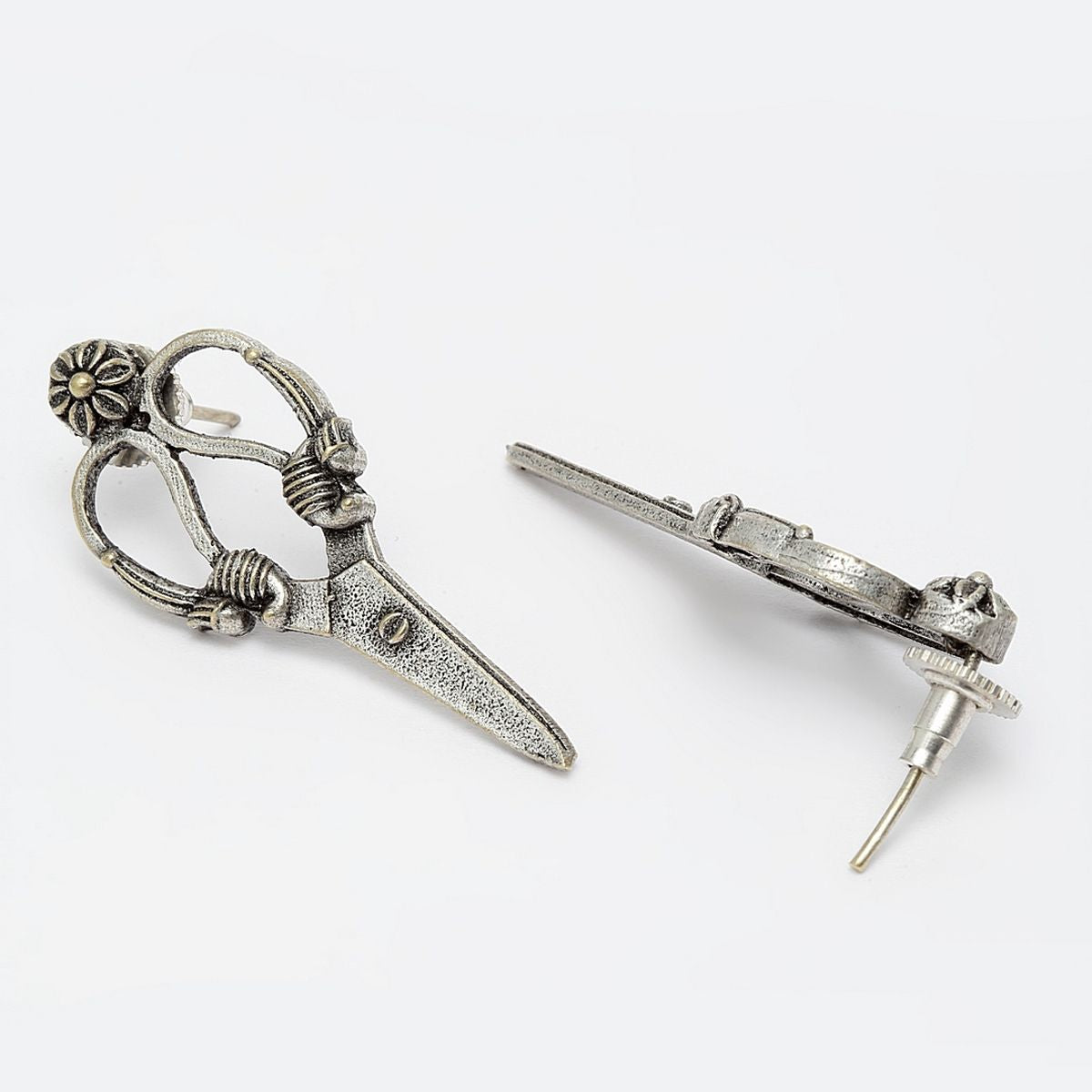 Scissor quirky Earring Studs
