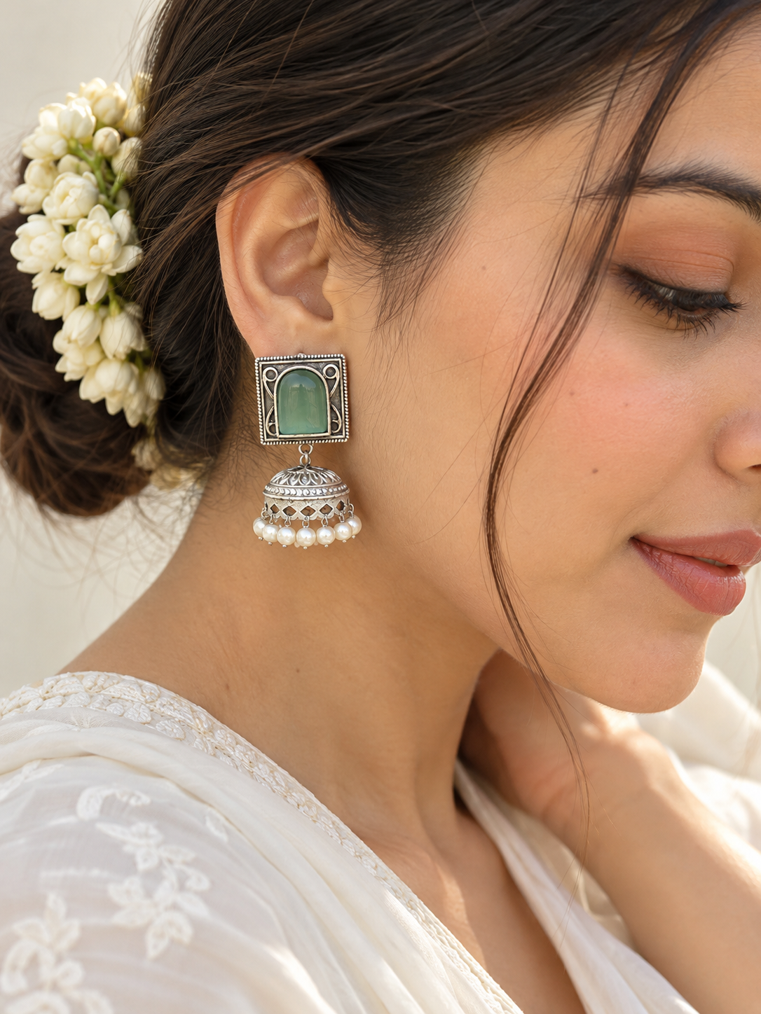 Noor | Monalisa Stone silver Jhumka with white pearls