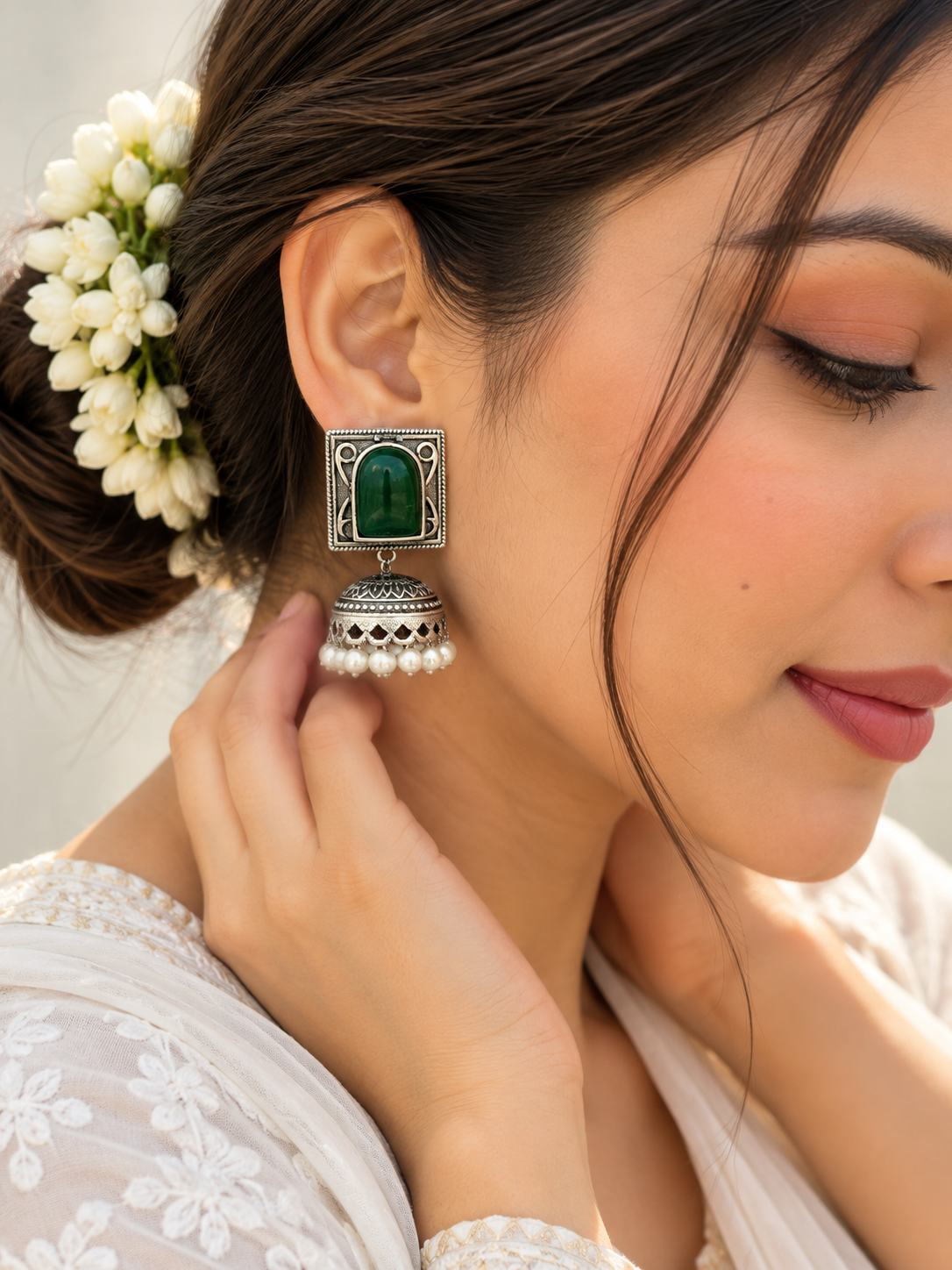 Noor | Monalisa Stone silver Jhumka with white pearls
