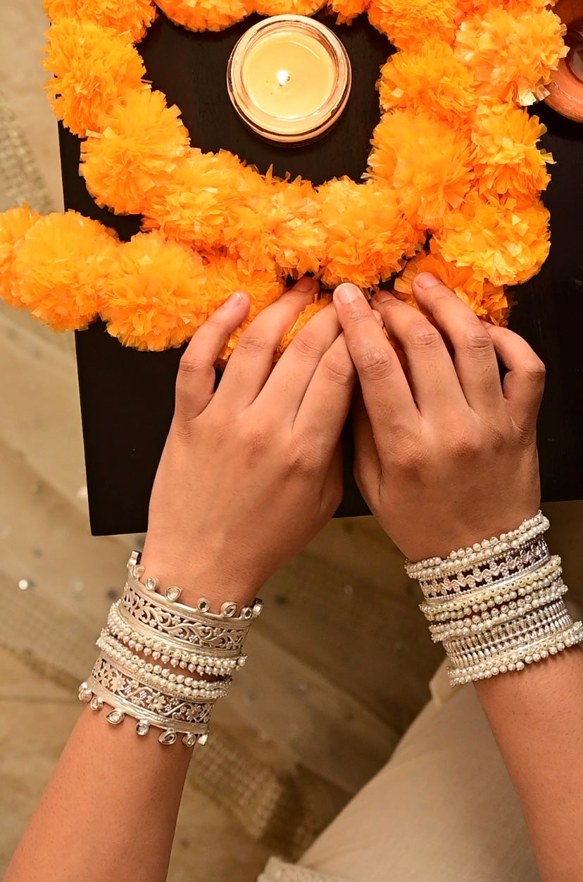 STACK OF 4 KAFOORI KADA / BRACELET - Bloom - By Sushmita