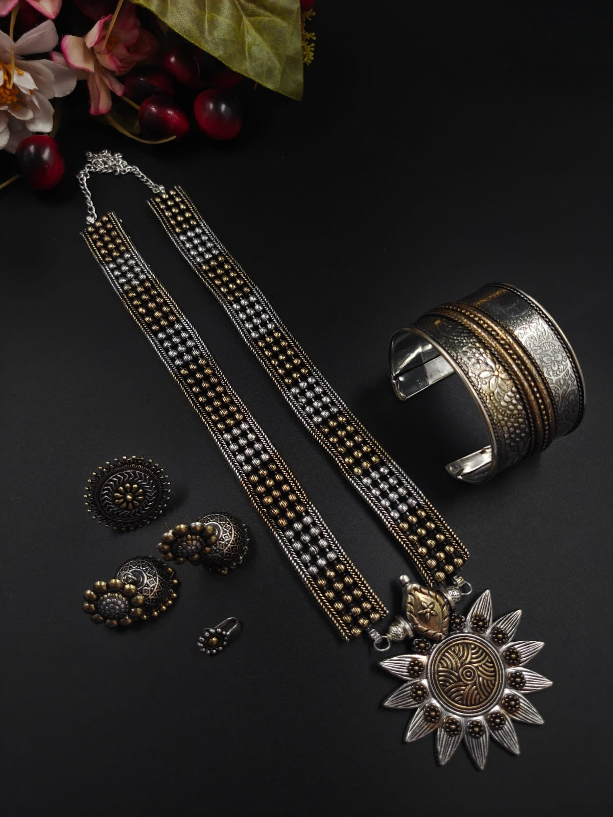 NAZARA DUAL TONE OXIDISED 5-PIECE GIFT SET - Bloom - By Sushmita