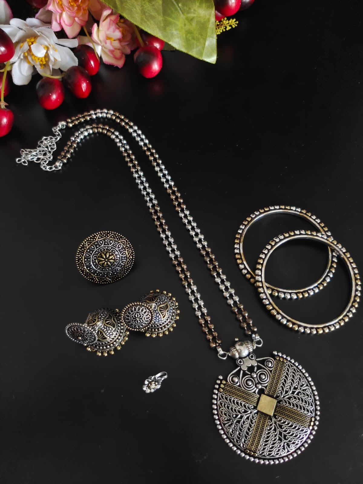 DUAL TONE OXIDISED 5-PIECE GIFT SET - Bloom - By Sushmita