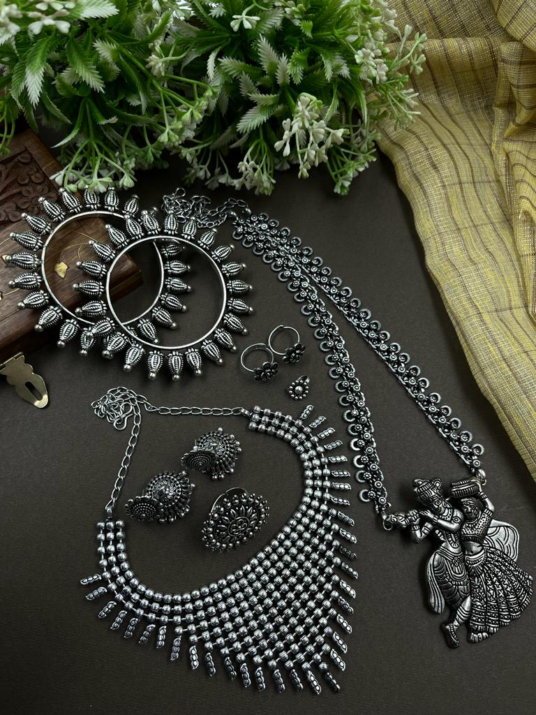 AARYA 7 - Piece Gift Combo Set - Bloom - By Sushmita