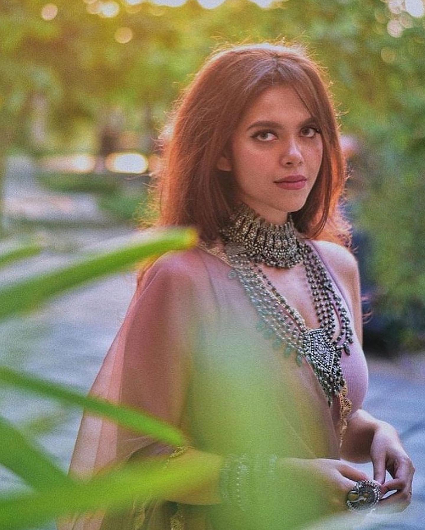 Amaira Choker - Bloom - By Sushmita