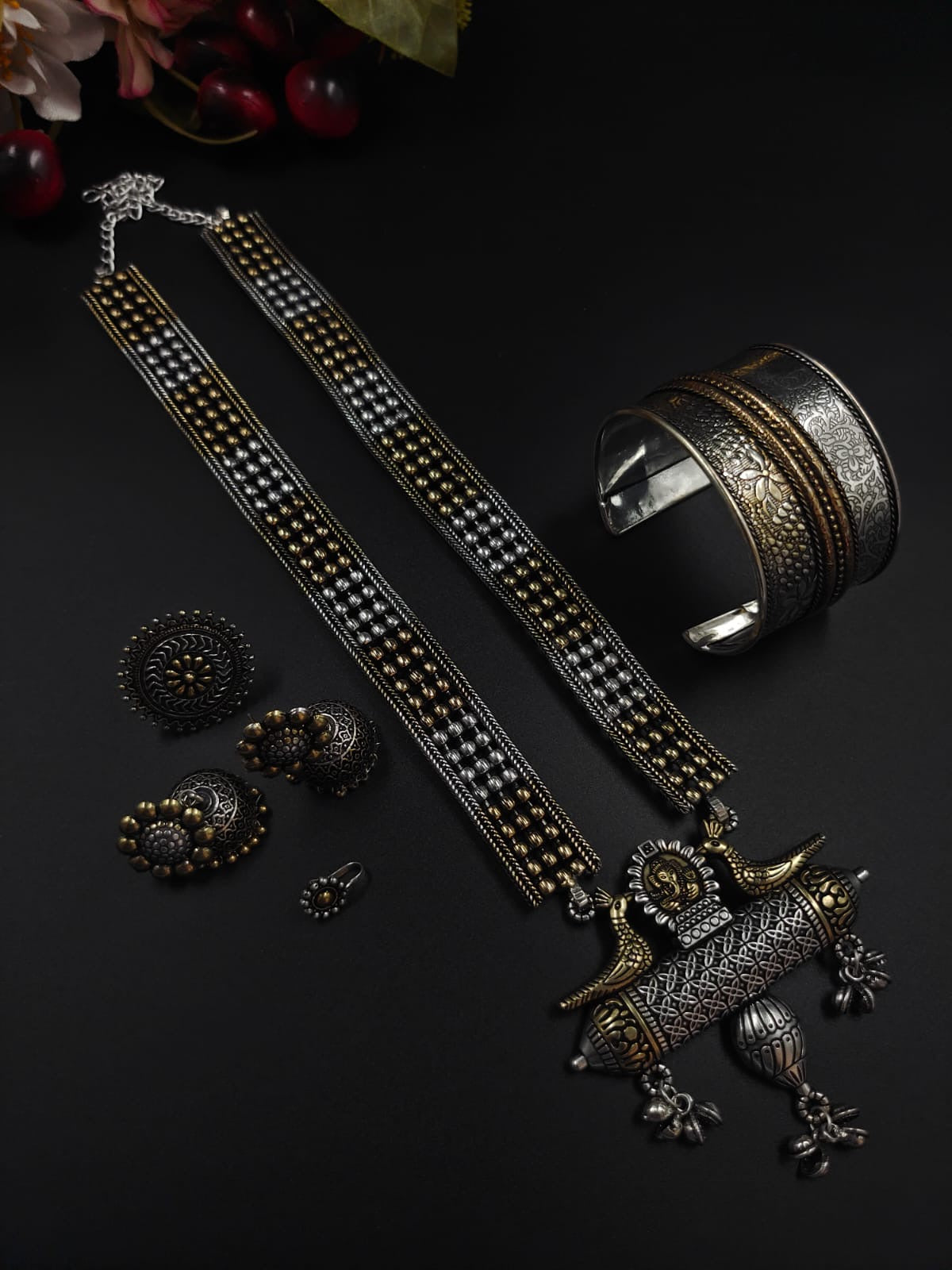 NAZARA DUAL TONE OXIDISED 5-PIECE GIFT SET - Bloom - By Sushmita