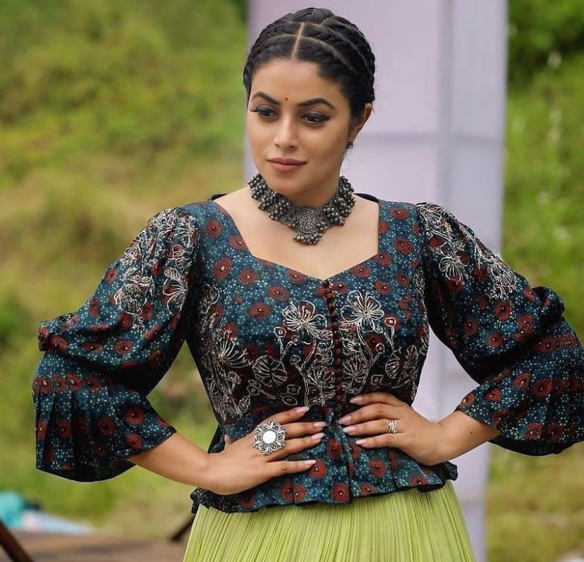 SUNAYANA GHUNGAROO CHOKER SET - Bloom - By Sushmita