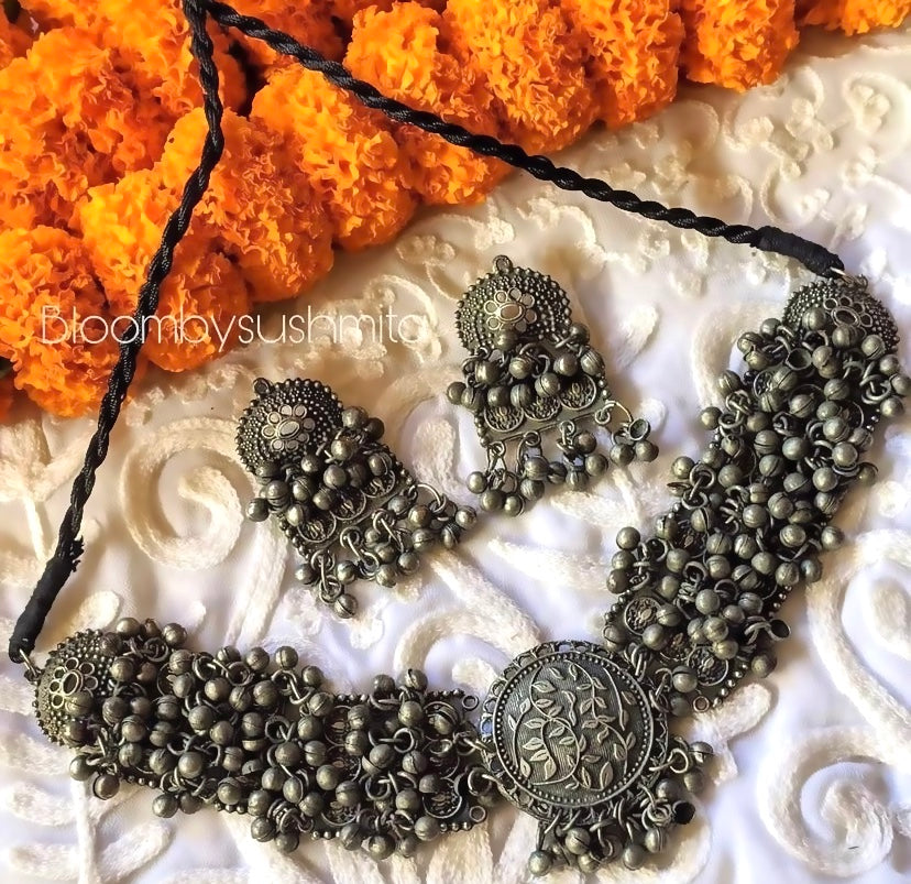 SUNAYANA GHUNGAROO CHOKER SET - Bloom - By Sushmita