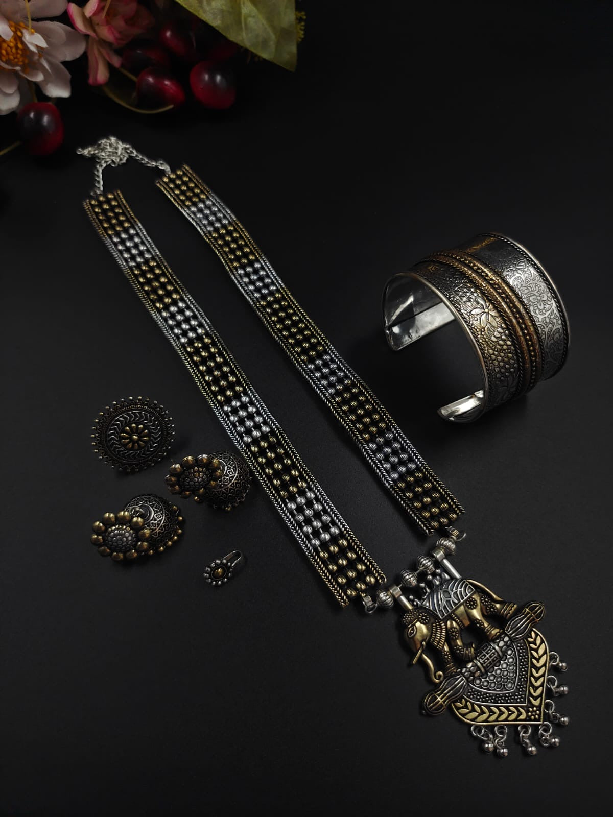 NAZARA DUAL TONE OXIDISED 5-PIECE GIFT SET - Bloom - By Sushmita