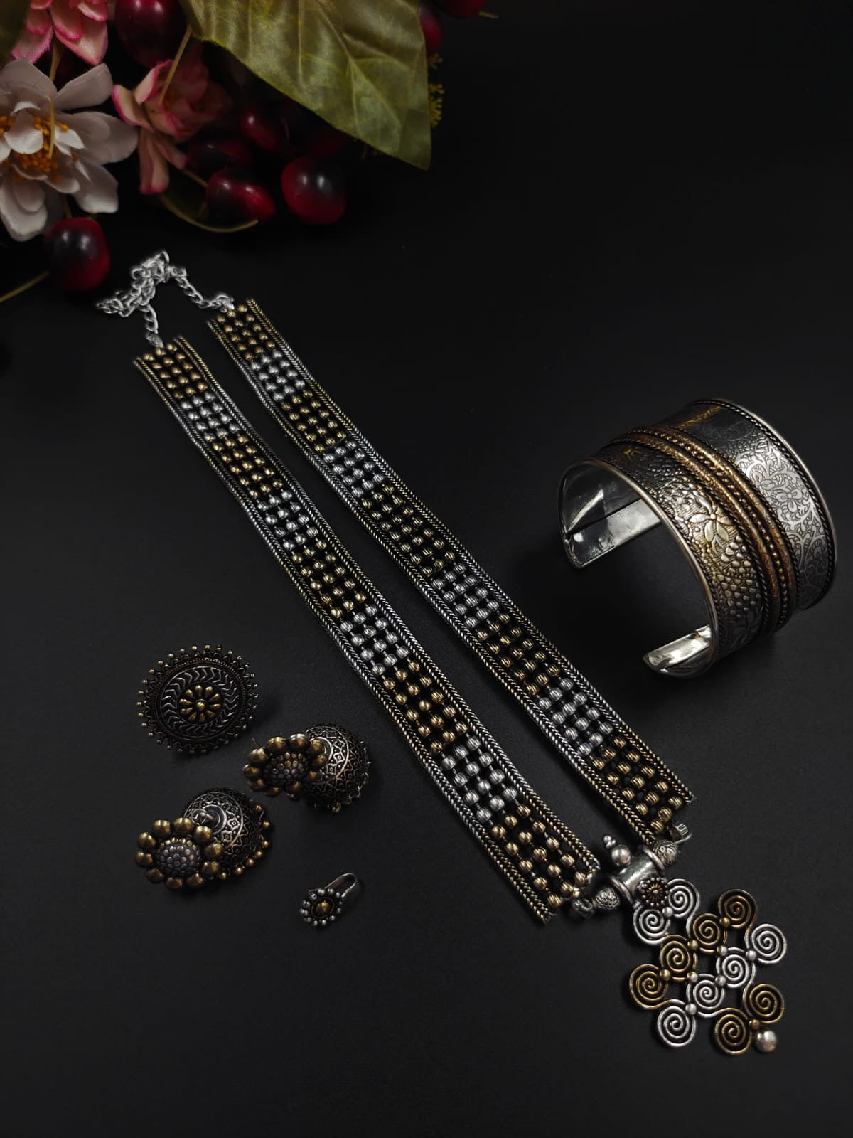 NAZARA DUAL TONE OXIDISED 5-PIECE GIFT SET - Bloom - By Sushmita