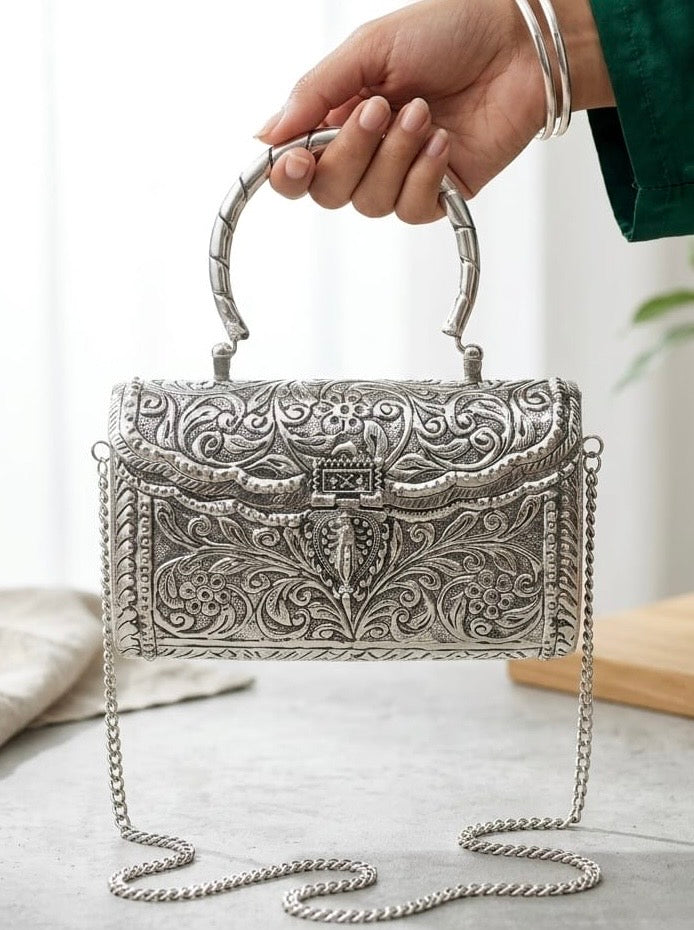 Chaandi bags | Silver purse | Comes with a sling Chain