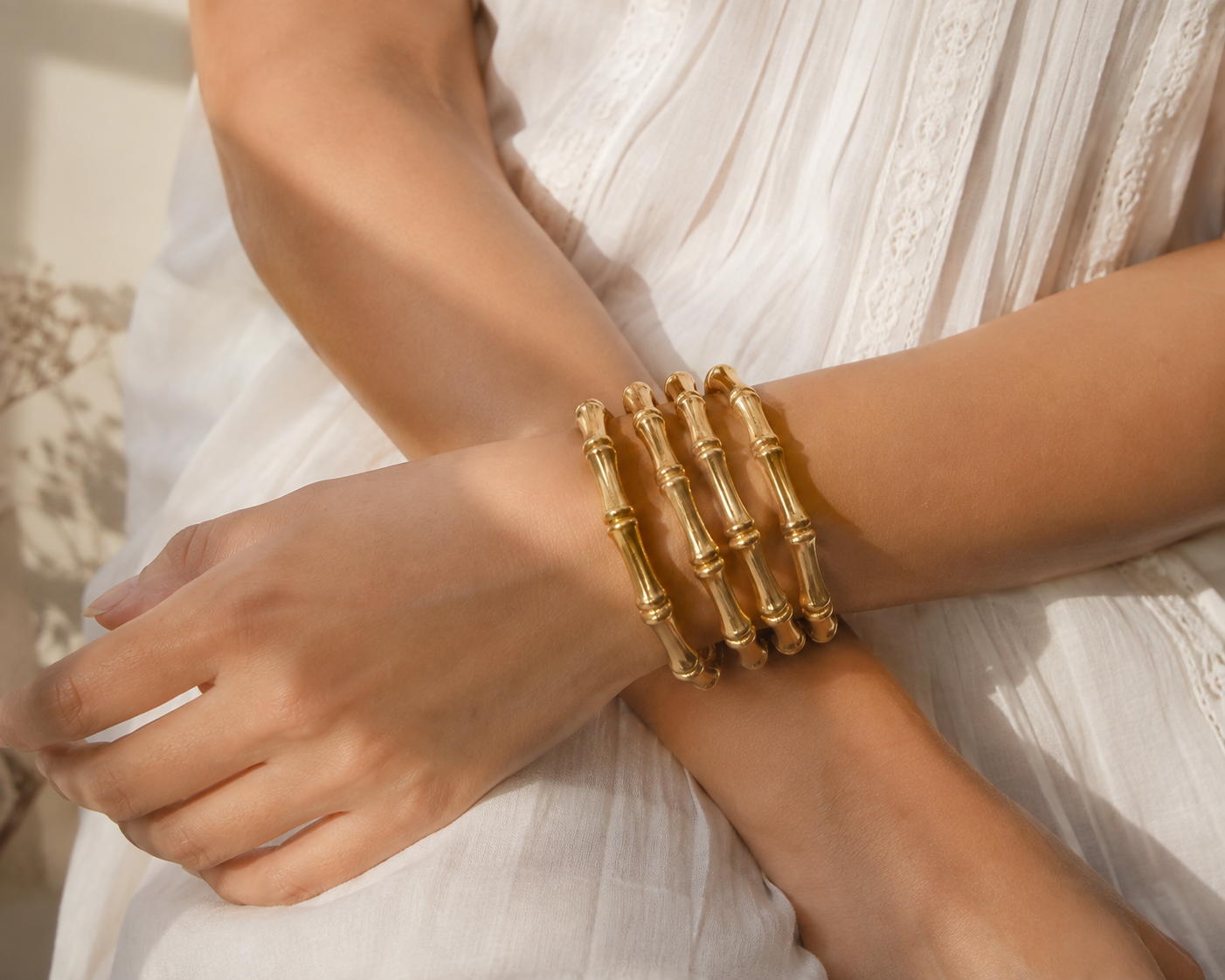 Anti tarnish Golden Bracelet openable