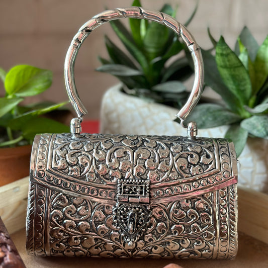 पीतल का थैला 