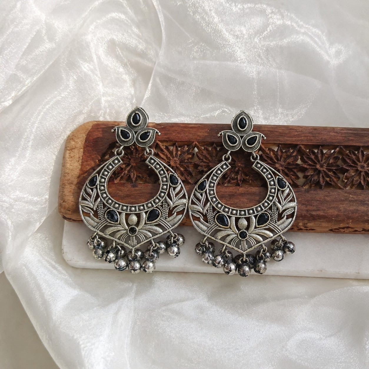 Monalisa stone Statement light-weighted  Silver Earrings