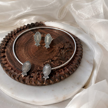 Meher statement Hasli collar Necklace with Earrings