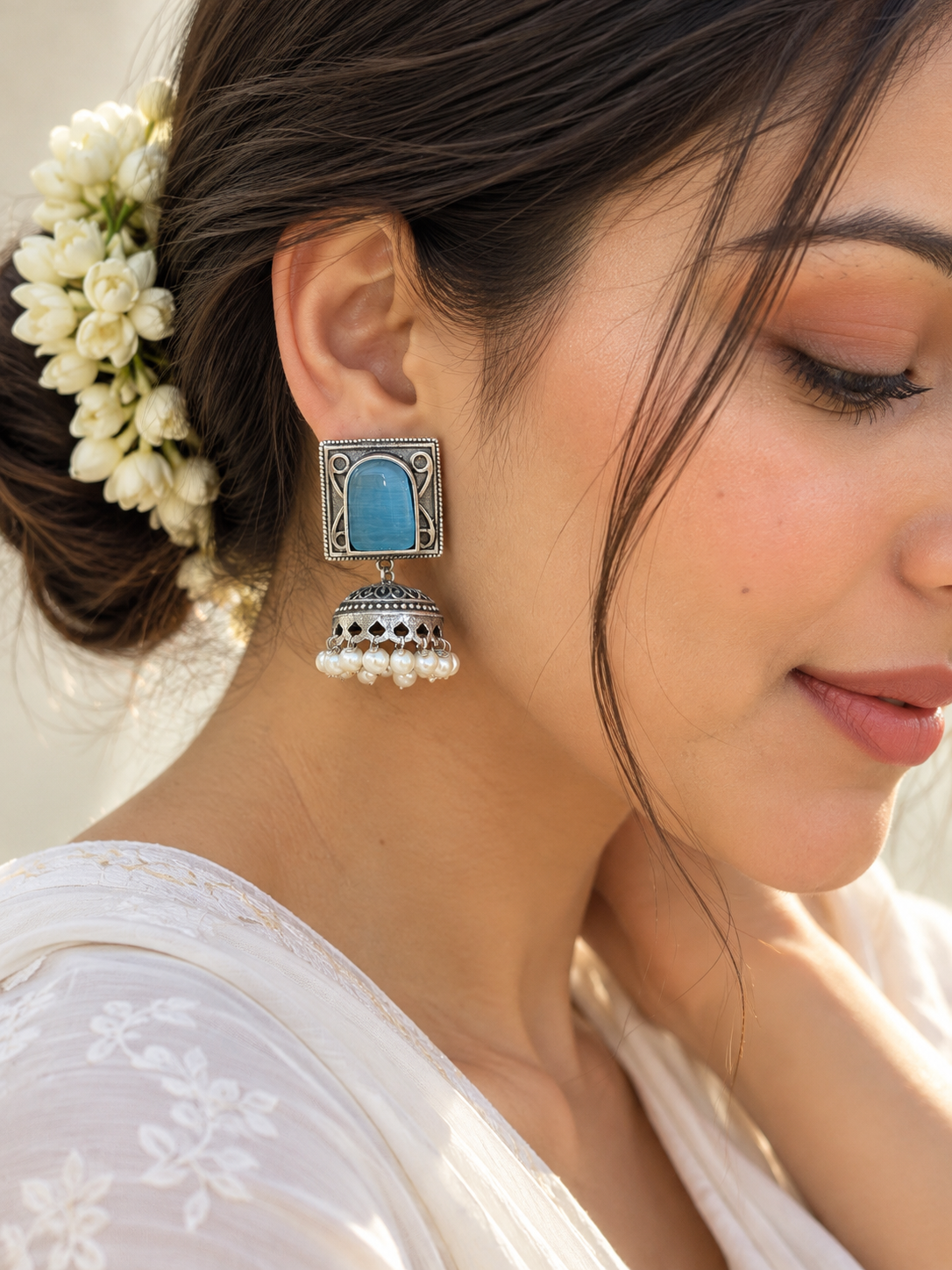 Noor | Monalisa Stone silver Jhumka with white pearls