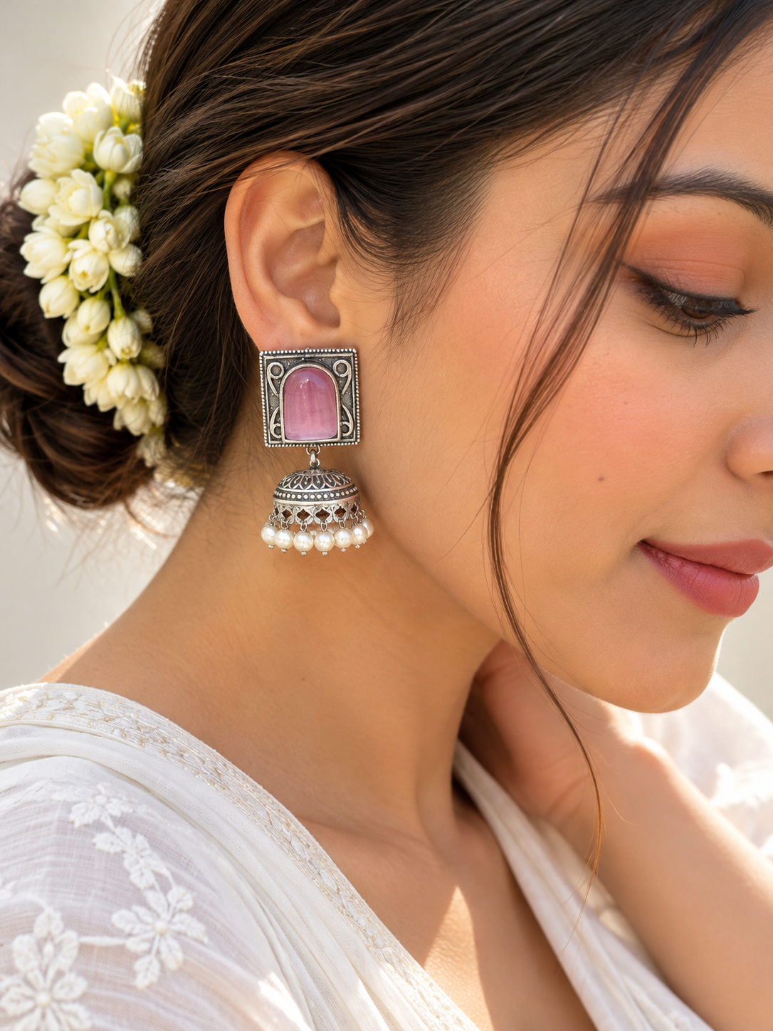 Noor | Monalisa Stone silver Jhumka with white pearls