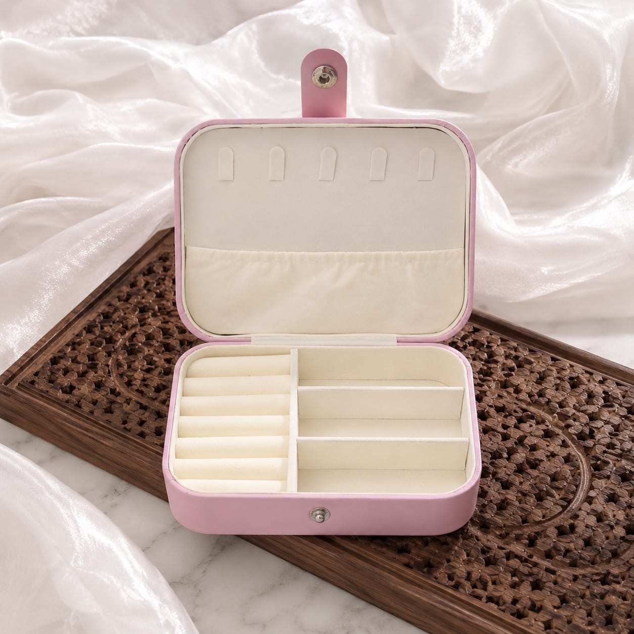 Jewellery box /  organiser