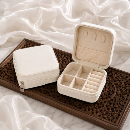 Jewellery box /  organiser