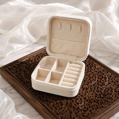 Jewellery box /  organiser