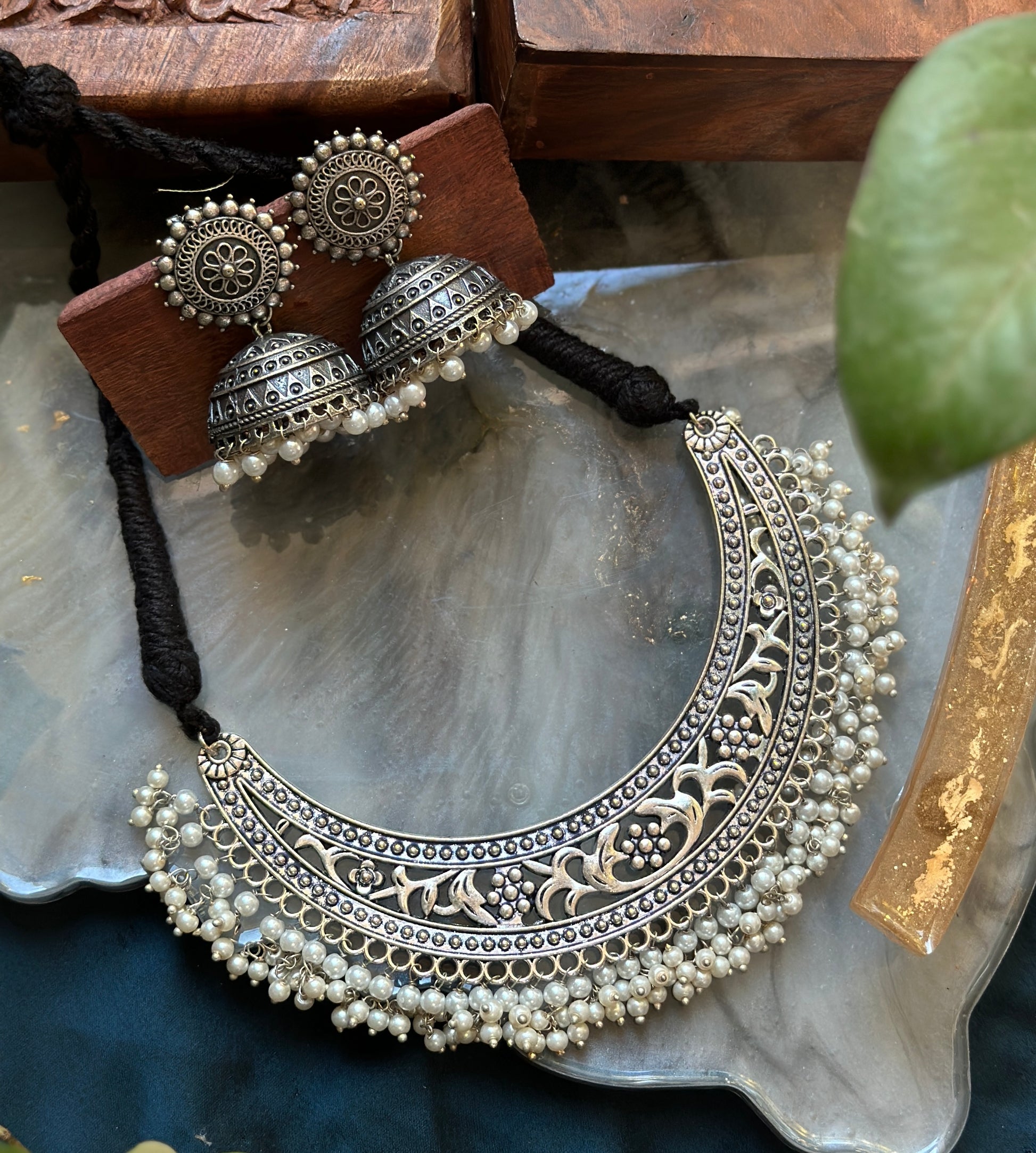 दो का सेट झुमका गले का हार