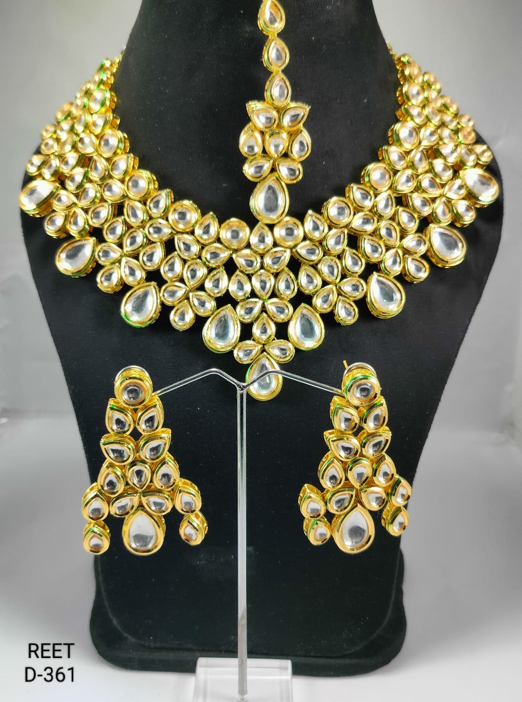 Heavy Kundan Necklace 3 - piece SET