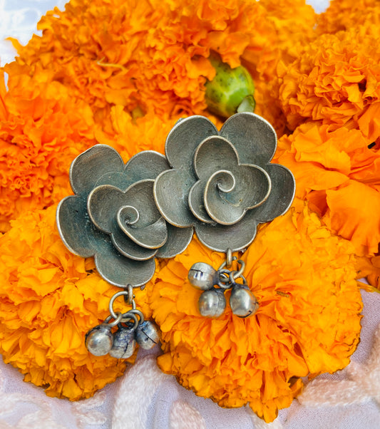 FLOWER STUD EARRINGS